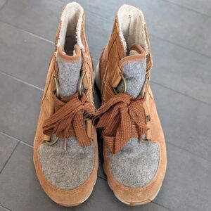 Stylish Sorel Winter Ankle Boots